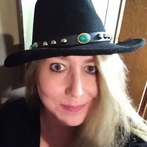 Meet your Posher, Kat